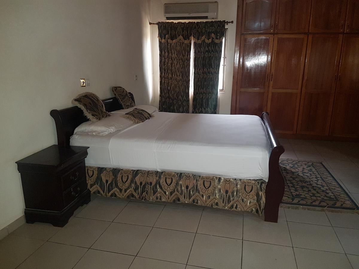 Augies Hotel Kumasi Extérieur photo